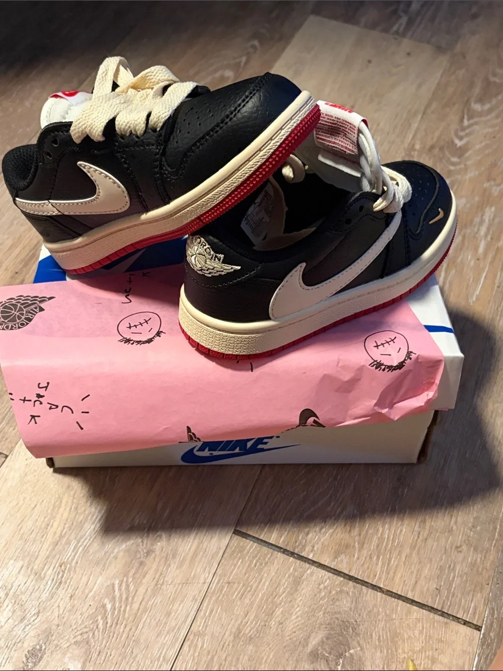 Nike Kids Black, Cream & Red Low-Top Sneakers
